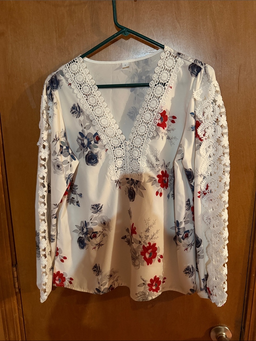 Cream Floral V-Neck Blouse with Lace-Trim Sleeves